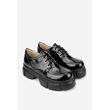 Pantofi eleganți din piele lacuită pentru femei - Negru