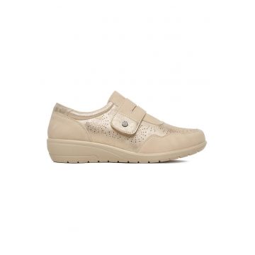 Pantofi dama -  bej - material sintetic - inchidere velcro -
