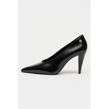Pantofi de piele lacuita cu varf ascutit si toc inalt - Negru