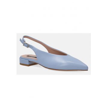 Pantofi din piele cu varf ascutit si model uni
