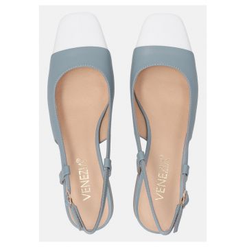 Pantofi slingback din piele cu toc masiv.
