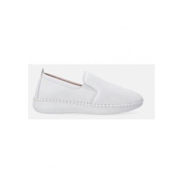 Pantofi slip-on din piele cu perforatii