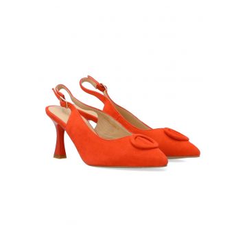 Pantofi stiletto de piele intoarsa si catarame