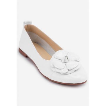 Balerini dama albi din piele cu ornament floare