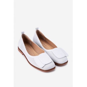 Balerini dama albi din piele cu perforatii si ornament - 698754 - Alb
