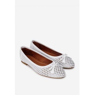 Balerini dama din piele alba cu model perforat si funda