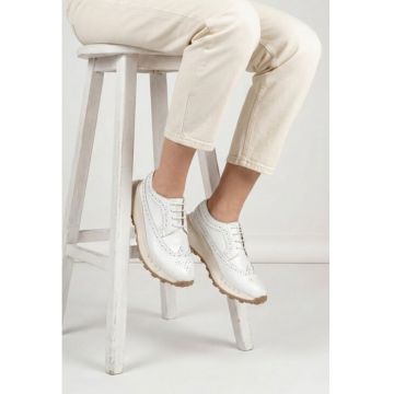 Pantofi dama albi din piele naturala cu aspect perforat