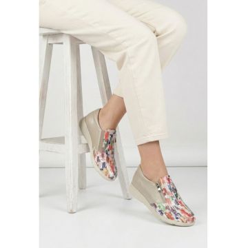 Pantofi dama bej cu detalii multicolore din piele naturala