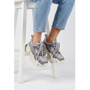 Pantofi dama  gri cu mov din piele intoarsa si material textil