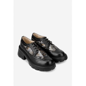 Pantofi dama negri din piele cu model