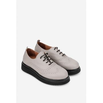 Pantofi dama  taupe din piele naturala cu aspect perforat