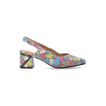 Pantofi din piele cu model ajurat -