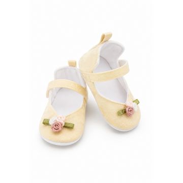 Balerini bebe eleganti crem cu floricele decorative - comozi si delicati pentru fetite