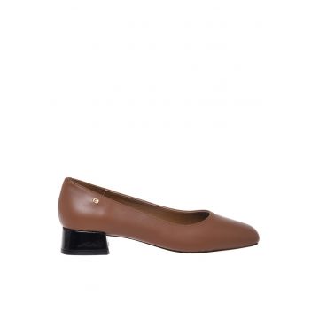 Pantofi din piele cu varf patrat - Maro