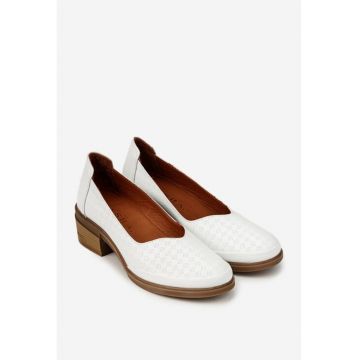 Pantofi dama albi din piele naturala cu model