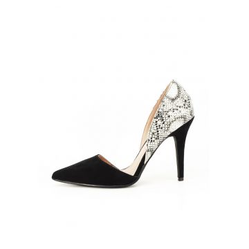 Pantofi negri decupati lateral Lori 03 4400 - Negru