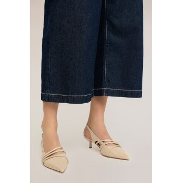 Pantofi slingback de piele lacuita cu toc kitten - Bej